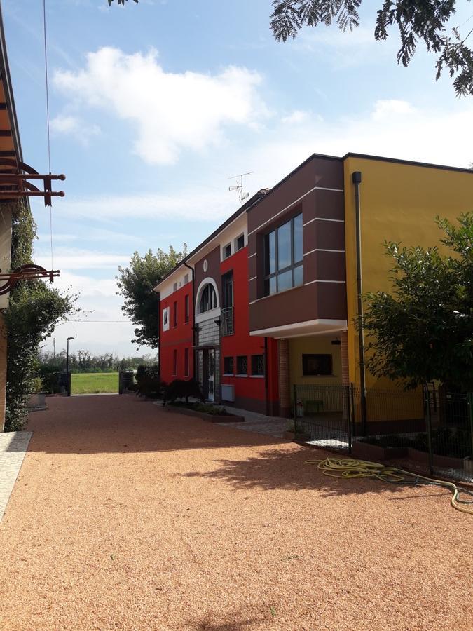Dolce Vita Lovely Suites Cavriago Exteriör bild